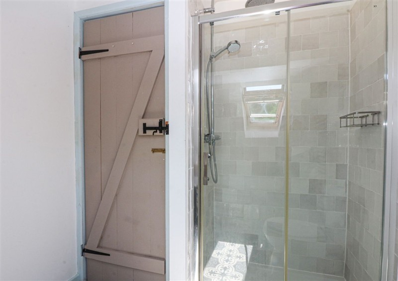 Bathroom at Borth Arian Boat House, Rhoscolyn