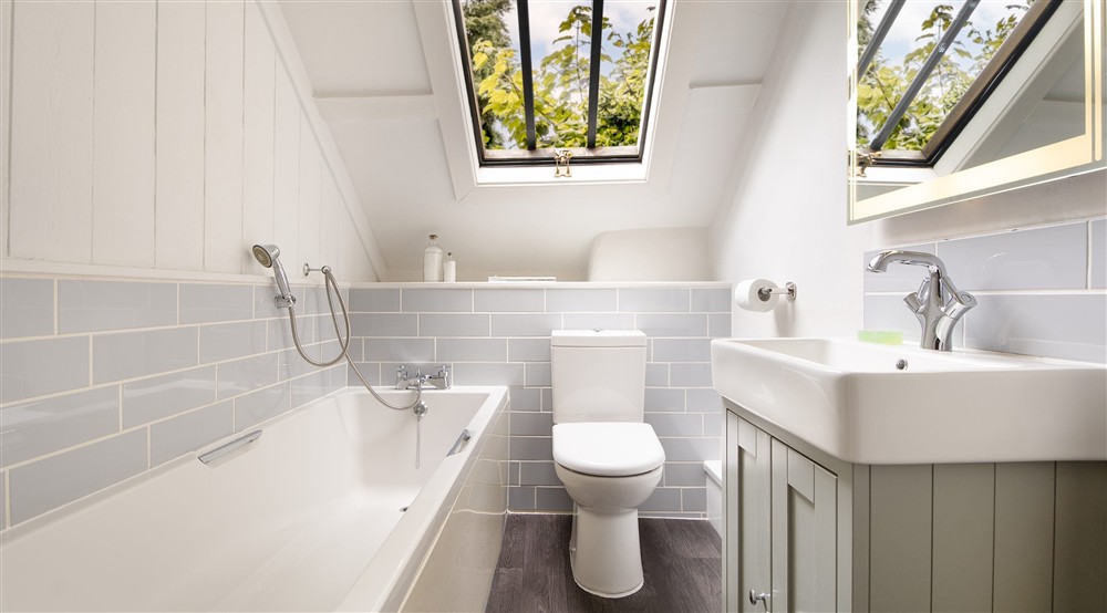 The bathroom at Boscastle Elm Cottage in Boscastle, Cornwall