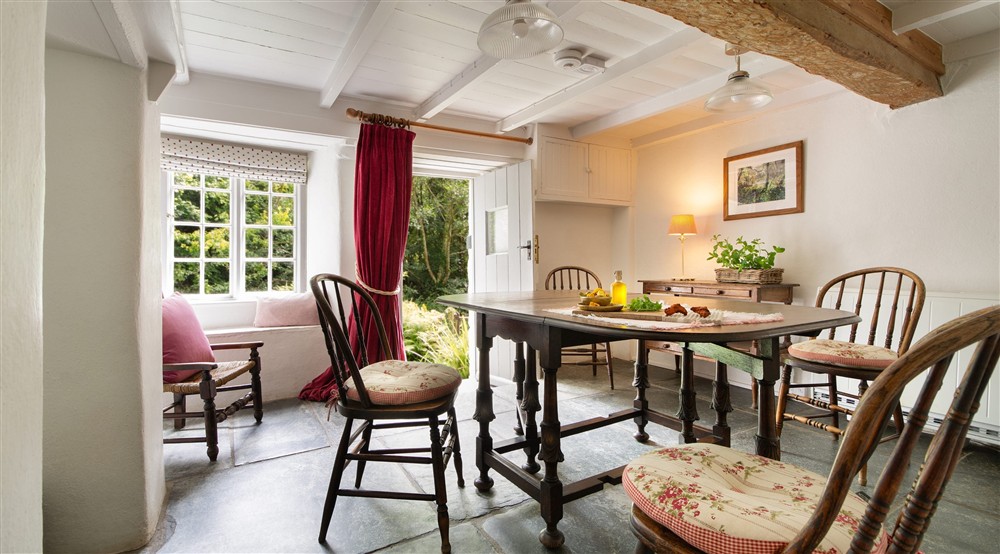 The dining hall at Boscastle Elm Cottage in Boscastle, Cornwall