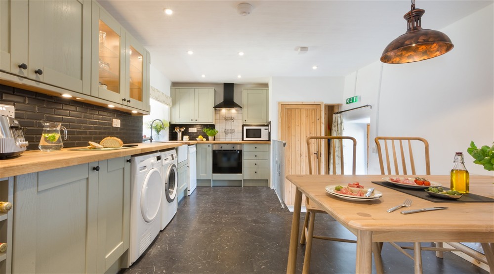 The open-plan kitchen and dining room at Bosigran Cottage in Penzance, Cornwall