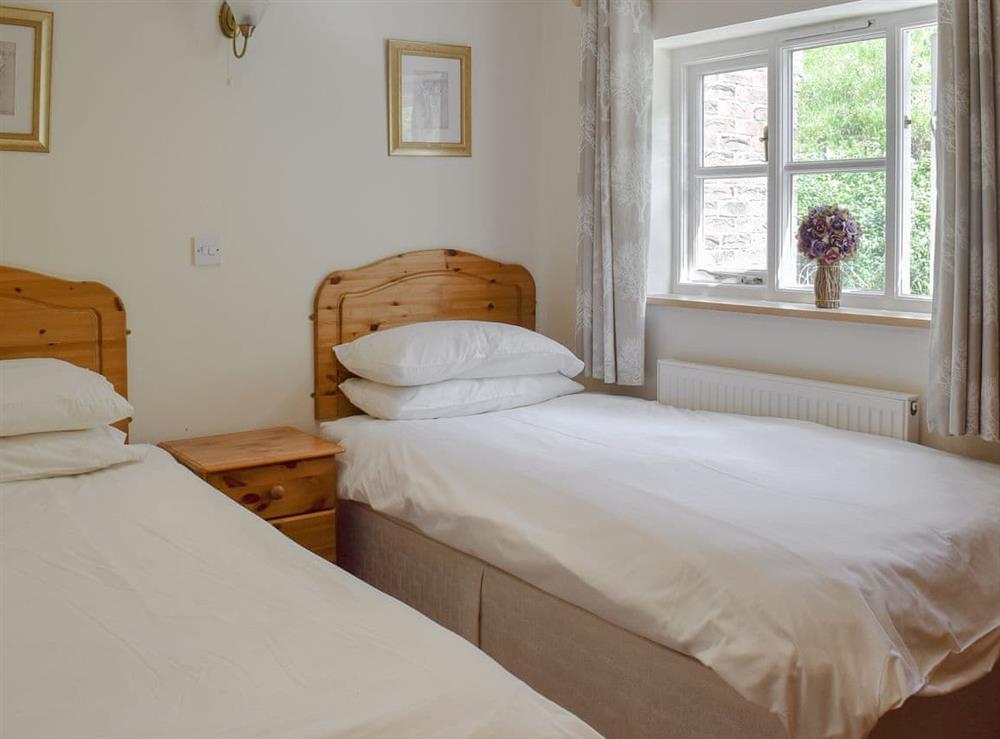 Comfy twin bedroom at Bosuns Cottage in Whitby, North Yorkshire