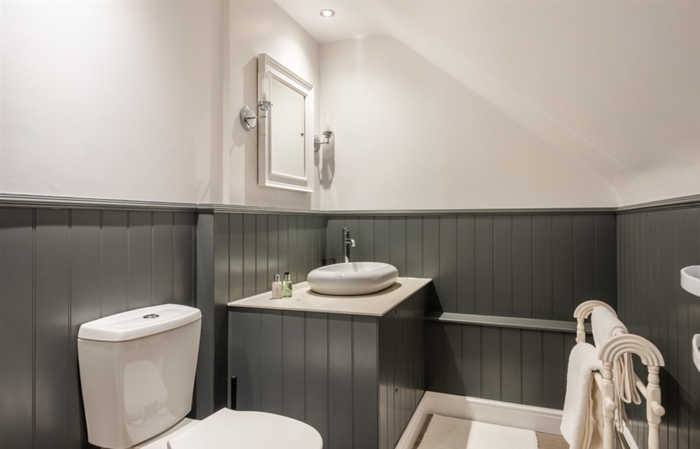 Bathroom at Bow Bridge House and Cottages in Tuckenhay