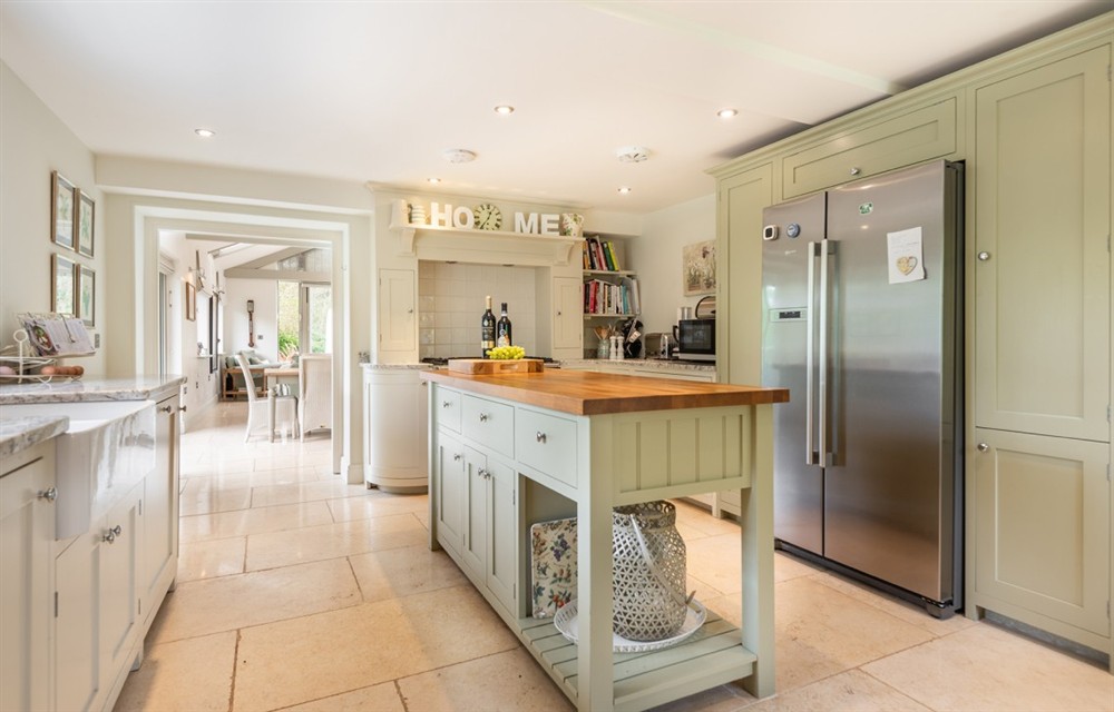 Kitchen at Bow Bridge House and Cottages in Tuckenhay
