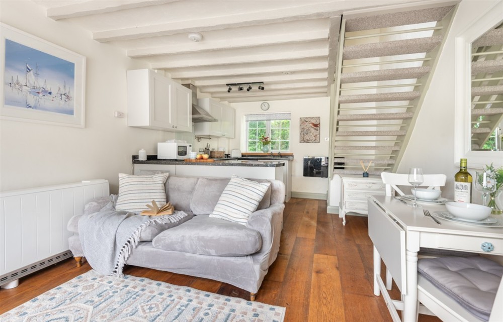 The living room (photo 3) at Bow Bridge House and Cottages in Tuckenhay