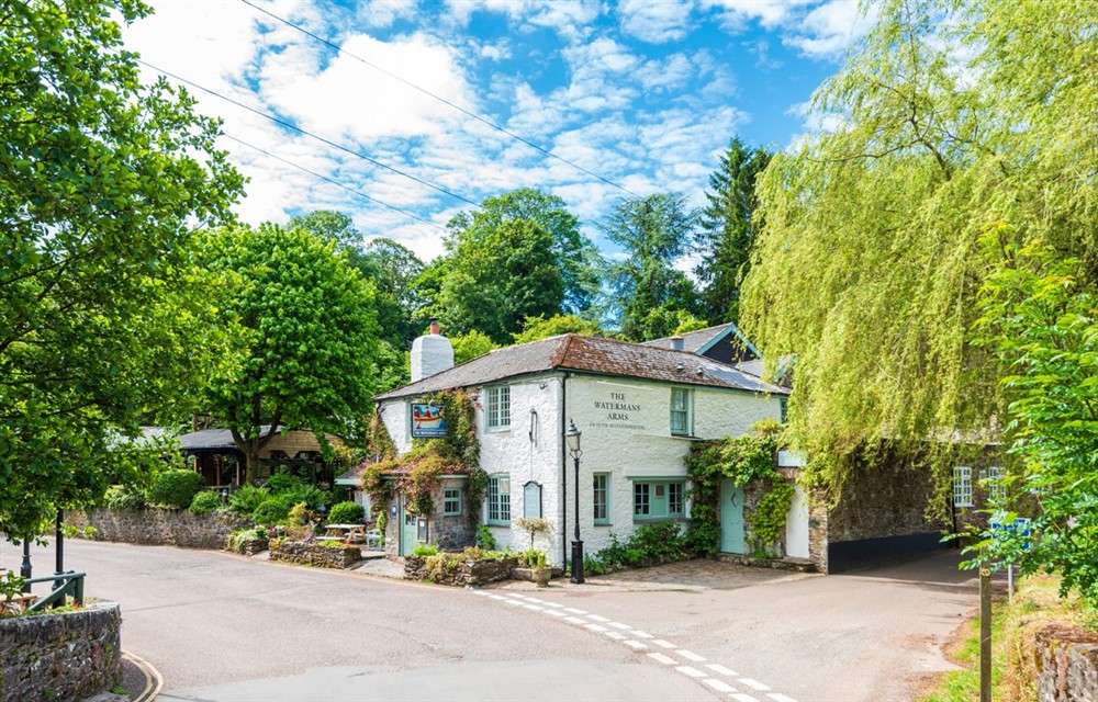The setting at Bow Bridge House and Cottages in Tuckenhay
