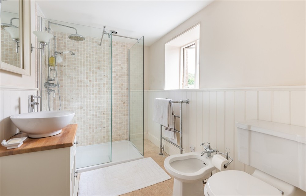 This is the bathroom at Bow Bridge House and Cottages in Tuckenhay