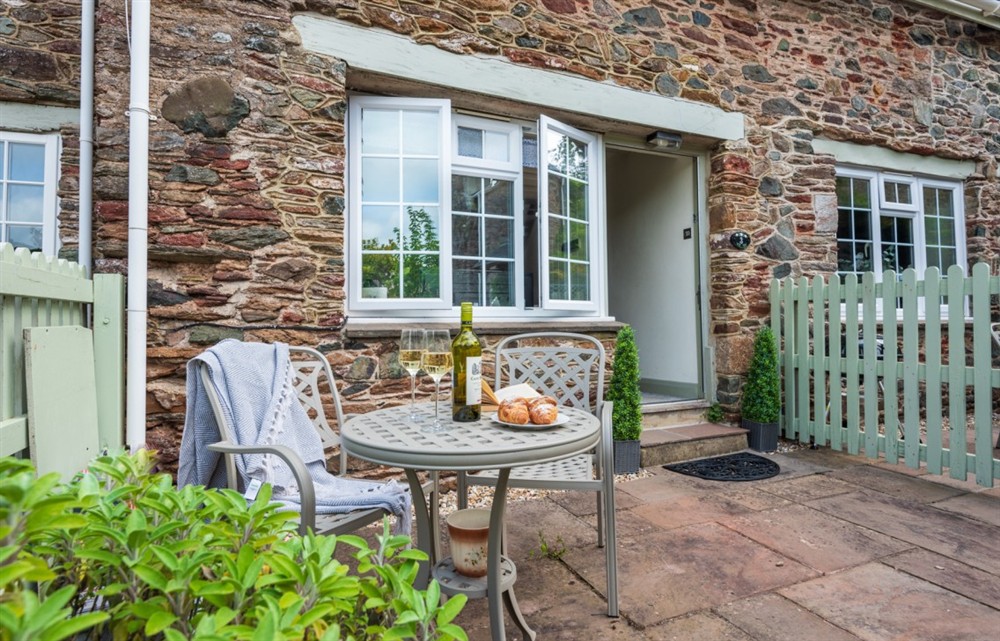 This is the setting of Bow Bridge House and Cottages (photo 2) at Bow Bridge House and Cottages in Tuckenhay
