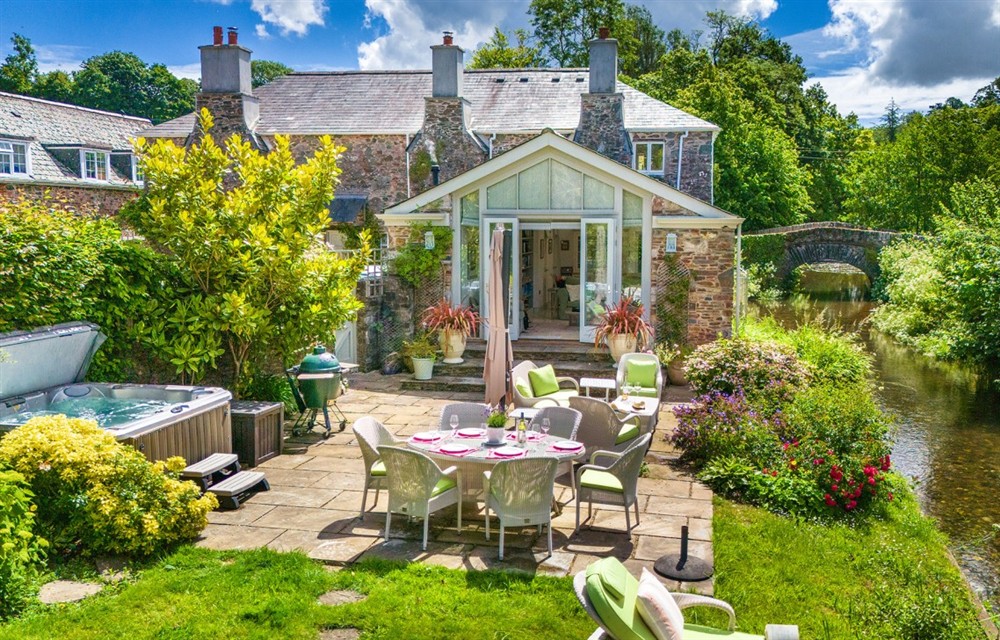 This is the setting of Bow Bridge House and Cottages at Bow Bridge House and Cottages in Tuckenhay