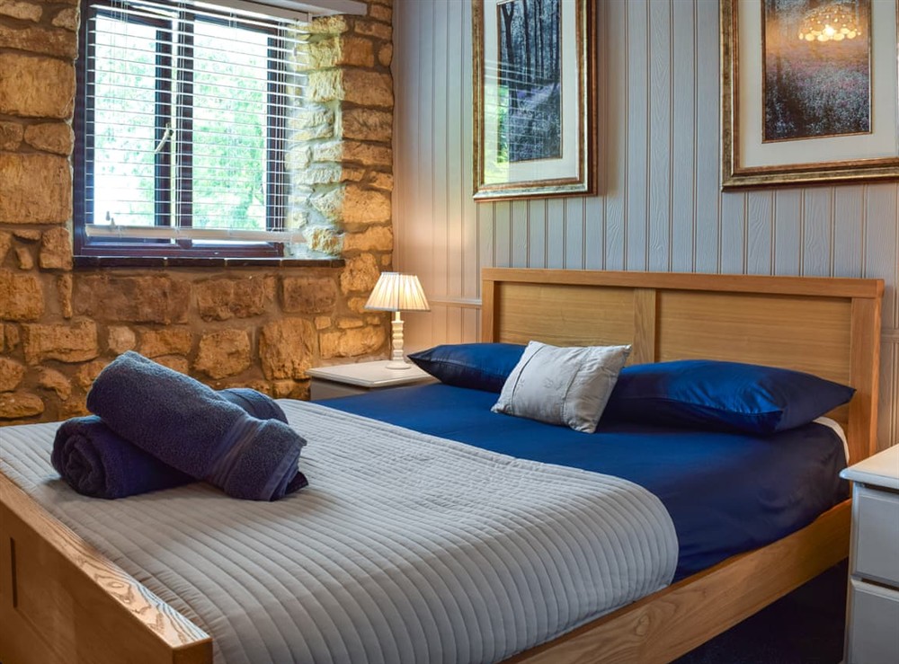 Double bedroom (photo 2) at Bow Cottage in Bourton On The Water, Gloucestershire