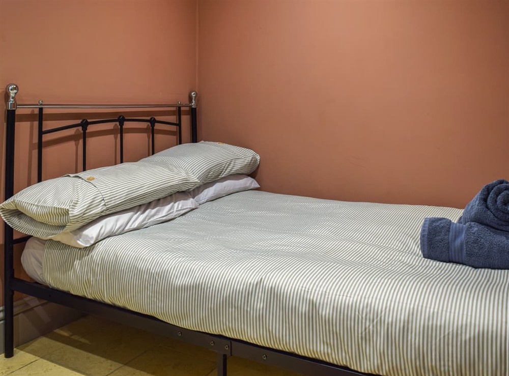 Double bedroom (photo 3) at Bow Cottage in Bourton On The Water, Gloucestershire