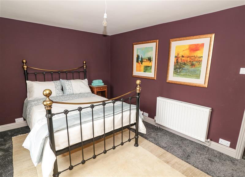 One of the 3 bedrooms at Bow Cottage, Bourton-On-The-Water