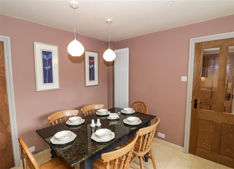 The dining room at Bow Cottage, Bourton-On-The-Water