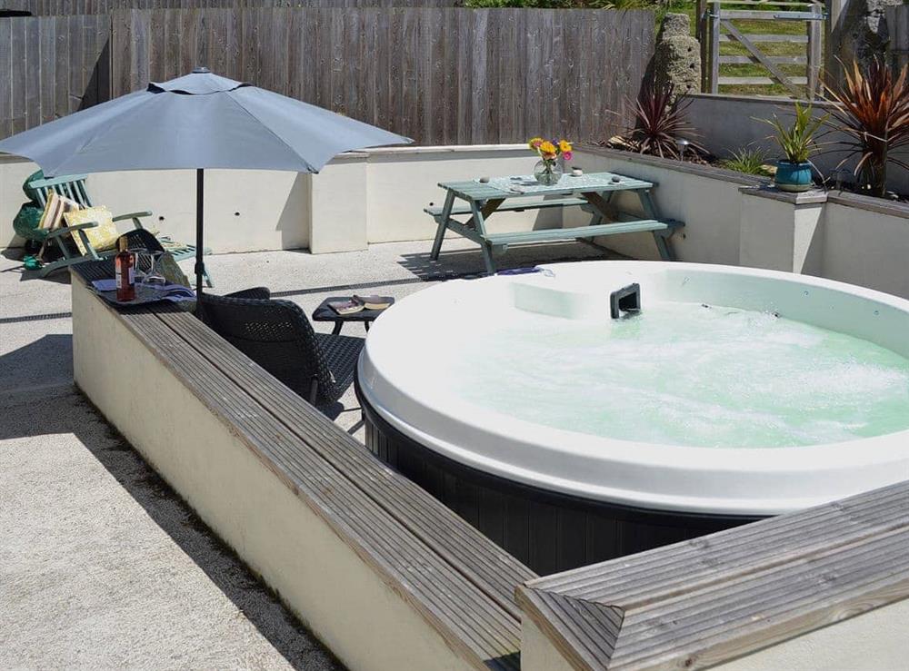 Relaxing hot tub at Bowji in Numphra, Penzance, Cornwall