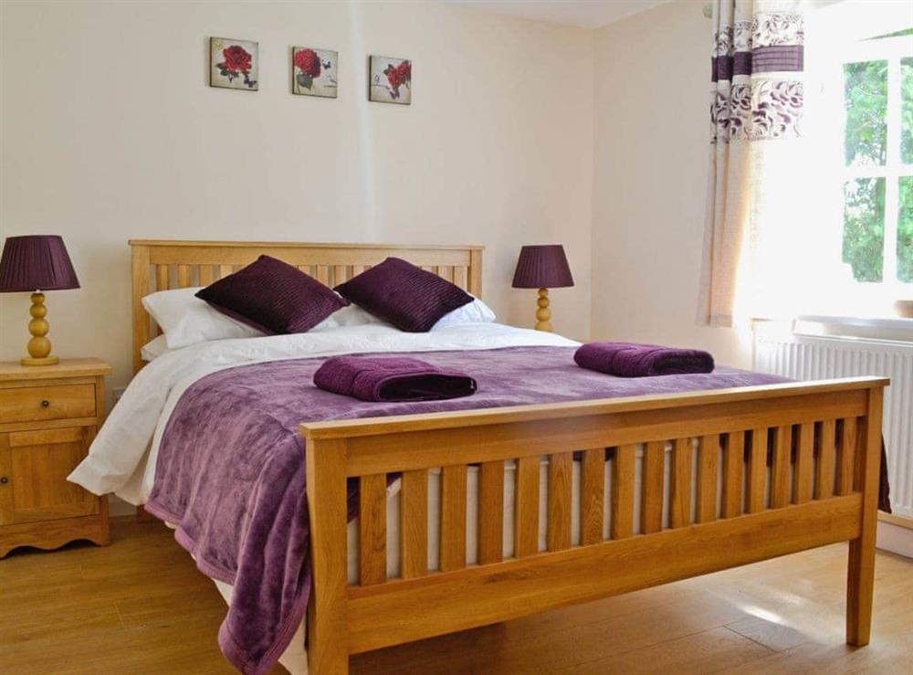 Double bedroom at Bowles Cottage in Southrop, near Lechlade, Gloucestershire