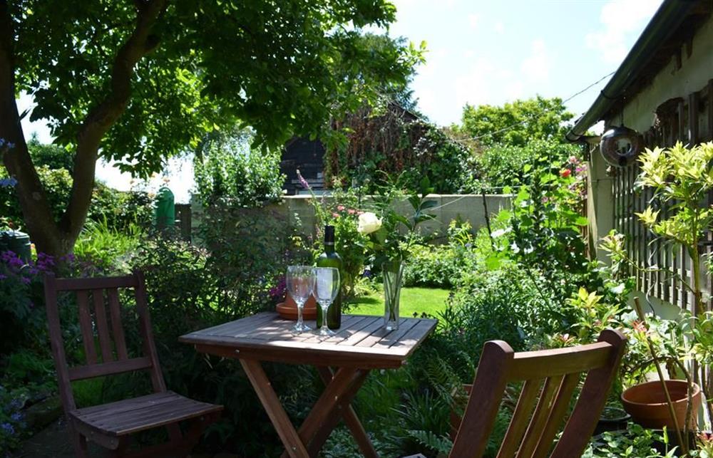 Wine in the garden at Box Cottage, Eastling, Kent