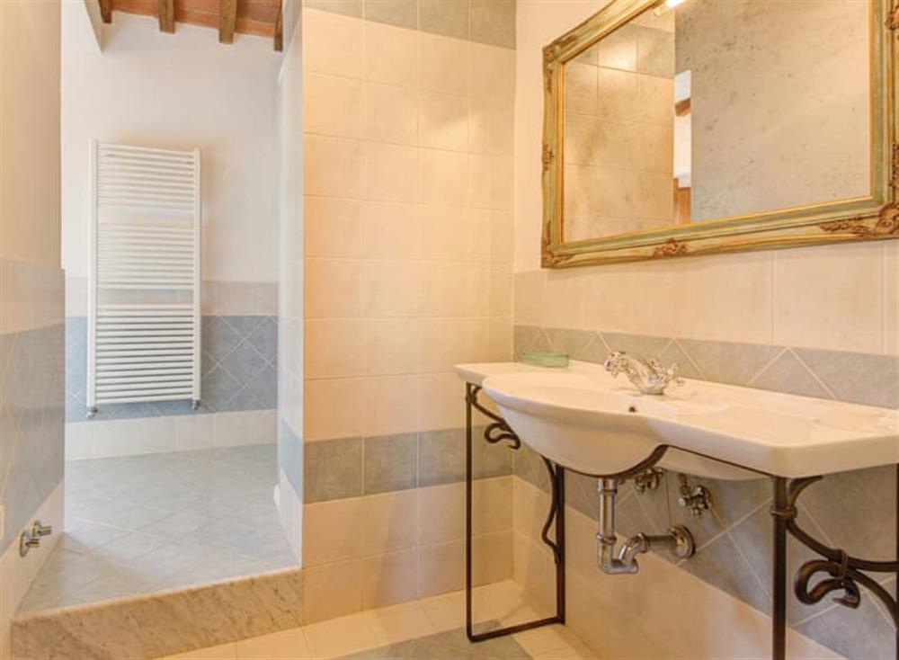 Bathroom at Bozzanino in Casciana Terme, Italy