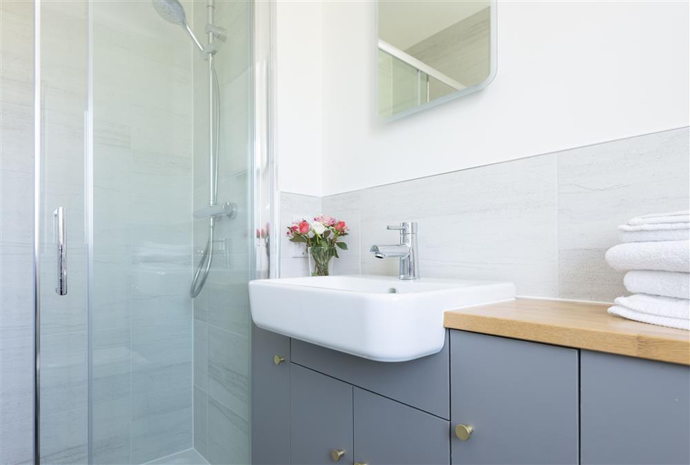 En-suite shower room to bedroom three at Bracken, Ansty, Dorchester