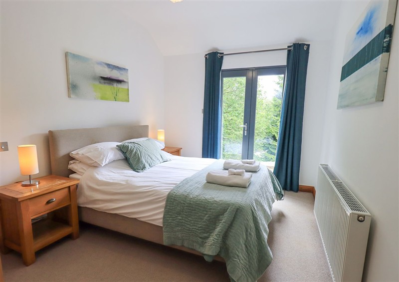 One of the 5 bedrooms (photo 7) at Bracken Ground, Coniston