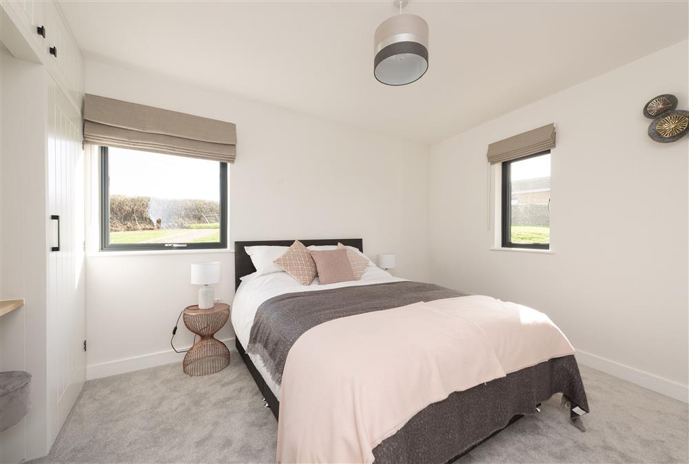 Bedroom one: With a 5ft king-size bed and en-suite bathroom (photo 2) at Bramble, Ansty, Dorchester
