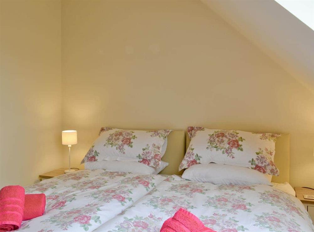 Useful zip link double bed can be converted into twin beds at Bramble Cottage, 