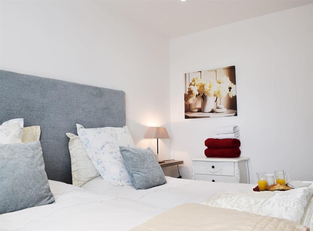 Cosy and welcoming double bedroom at Bramble Cottage in Leven, Fife