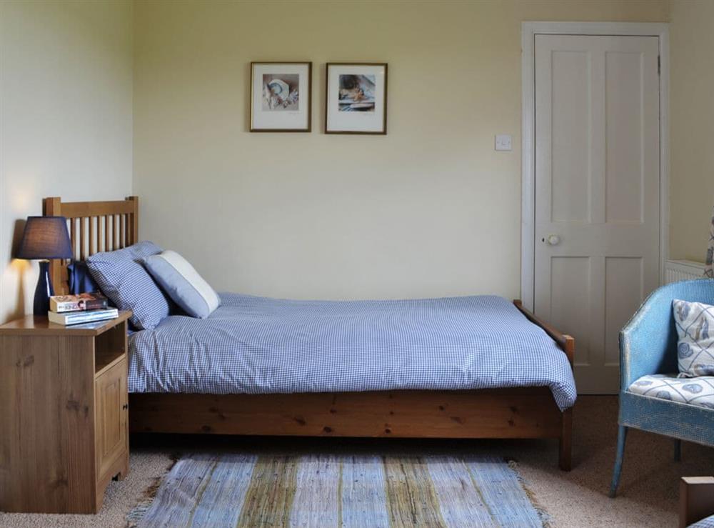 Comfy and cosy twin bedded room at Bramble Cottage in Meigle, Perthshire