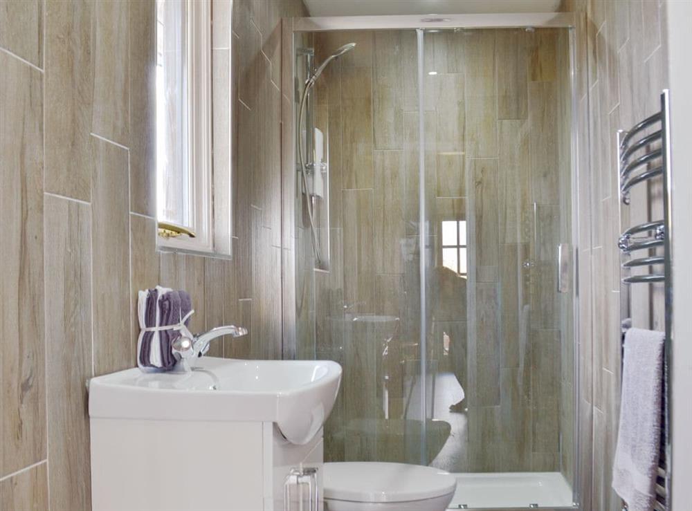 Shower room at Bramble Lodge in Melbourne, near Derby, Warwickshire