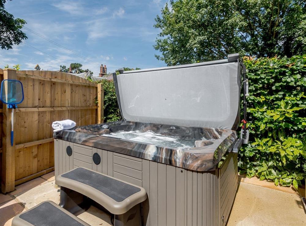 Luxurious hot tub at The Chicken Coop, 