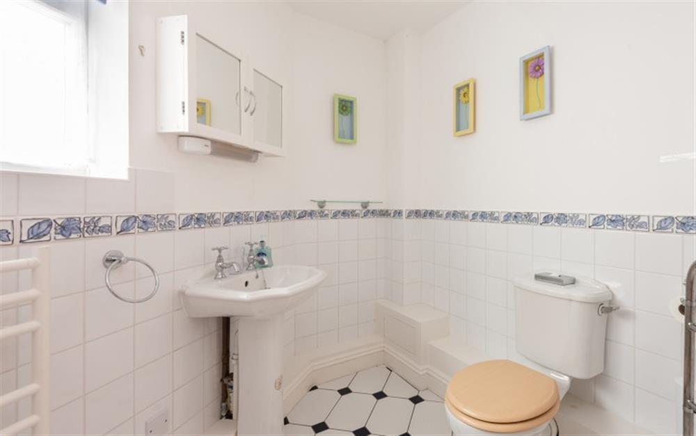 The bathroom at Breakwater Cottage in Bude