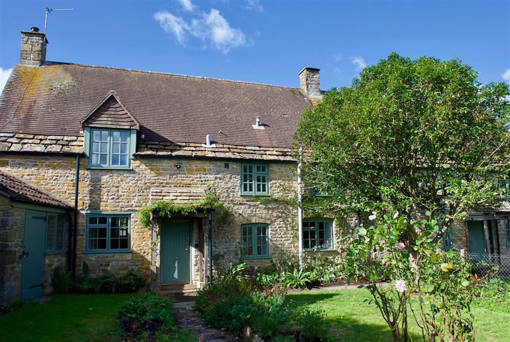 Brew House Cottage is a charming cottage situated in the picturesque hamlet of Clifton Maybank at Brew House Cottage, Clifton Maybank, nr Sherborne