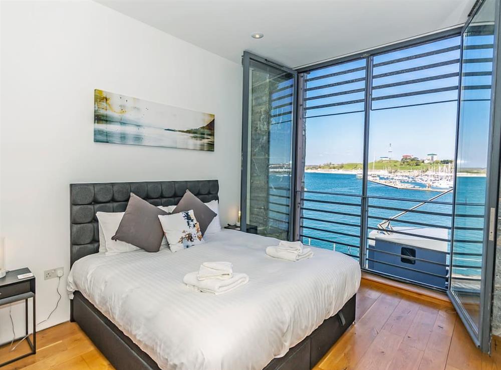 Sumptuous double bedroom with views at 42 Brewhouse, 
