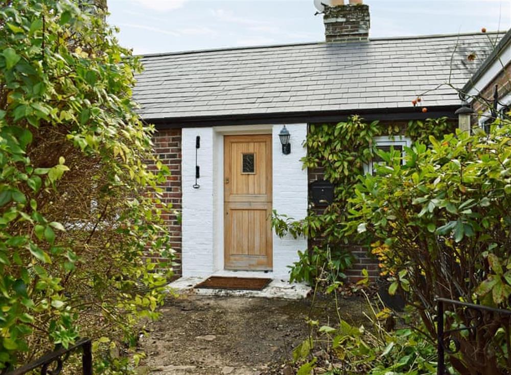 Comfortable single-storey holiday home at Briar Cottage in Prinsted, near Emsworth, West Sussex