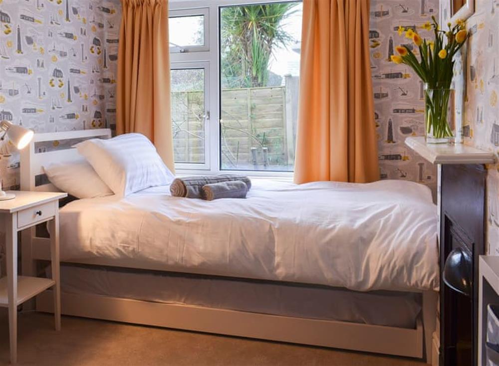 Single bedroom with additional pull-out bed at Briar Cottage in Prinsted, near Emsworth, West Sussex