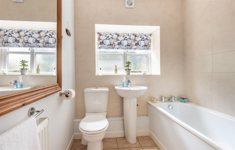 The bathroom at Briar Cottage in Talland Bay