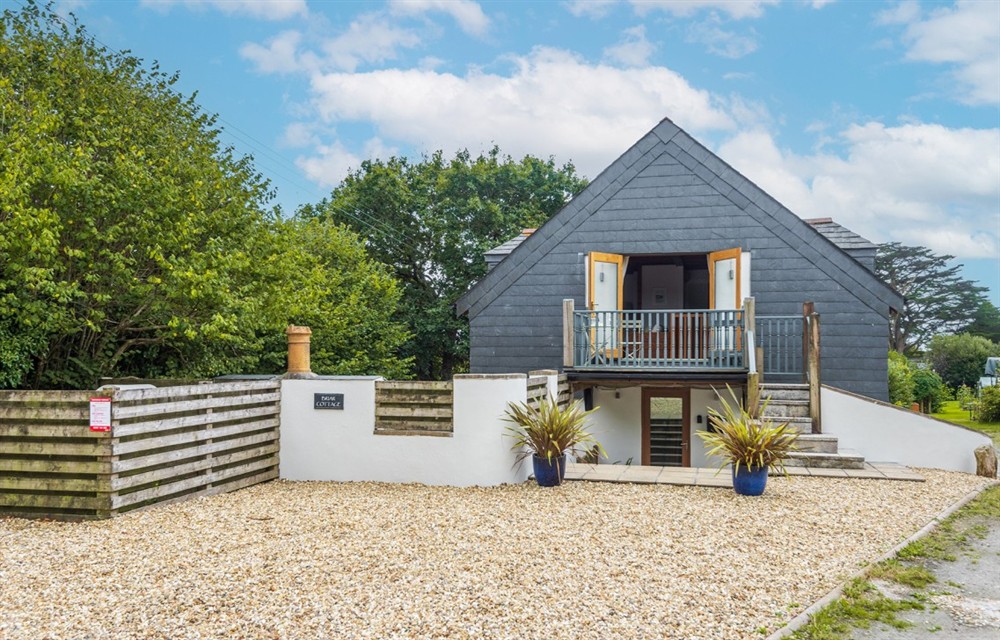 The setting at Briar Cottage in Talland Bay