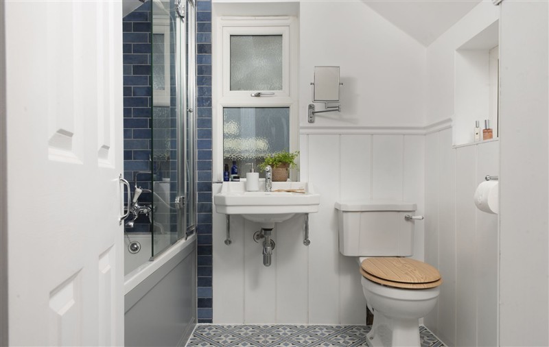This is the bathroom at Bridge House, Cornwall