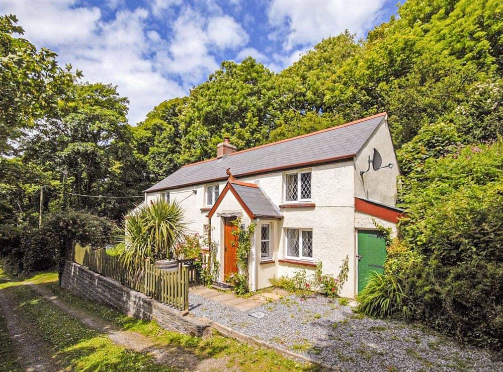 The setting of Bridge View Cottage at Bridge View Cottage in Middle Mill, nr Solva, Pembrokeshire, Dyfed