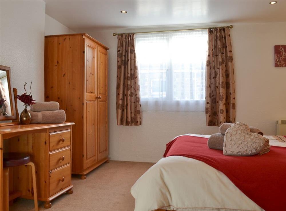 Double bedroom (photo 2) at Bridgend Cottage in Lostwithiel, Cornwall