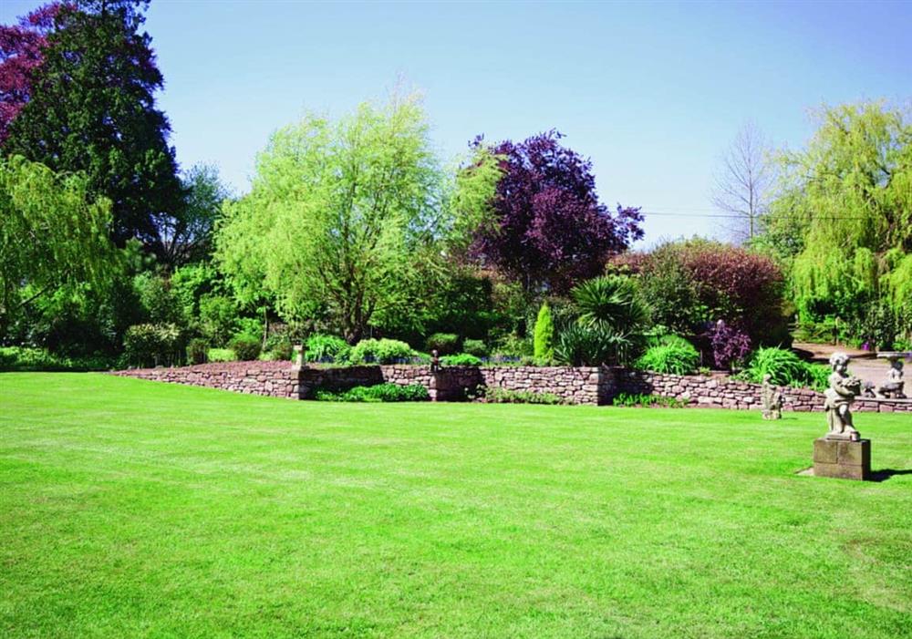 Shared gardens and grounds at Bridle Cottage in Hentland, Ross-on-Wye , Herefordshire
