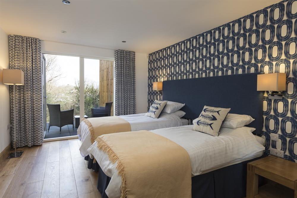 First floor en suite twin bedroom at Bridleway House in , Salcombe