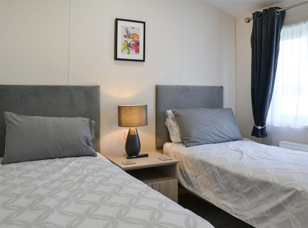 Twin bedroom at Brighter Daze in Carnaby, North Humberside
