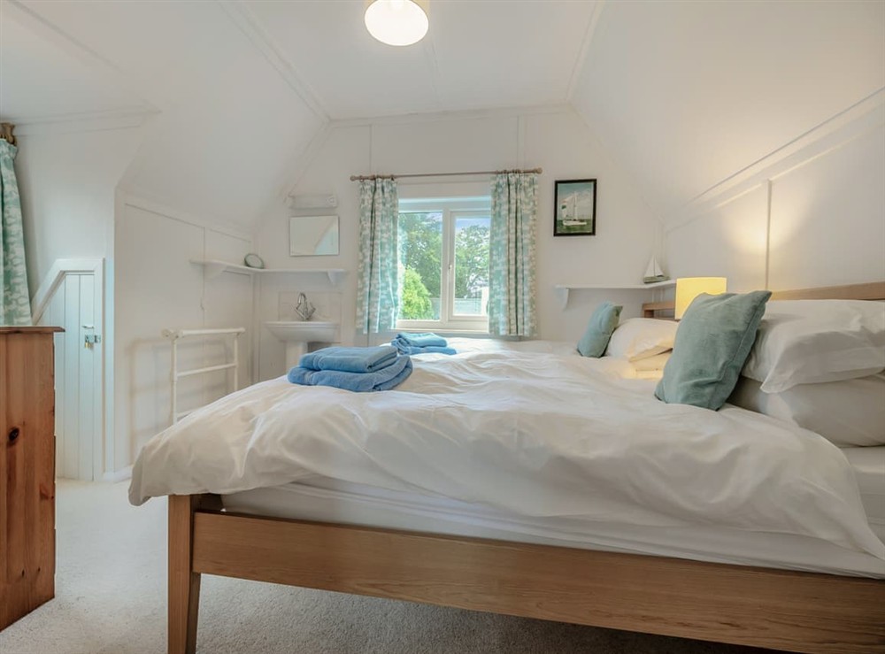 Twin bedroom (photo 2) at Brigids Patch in St Mawes, Cornwall