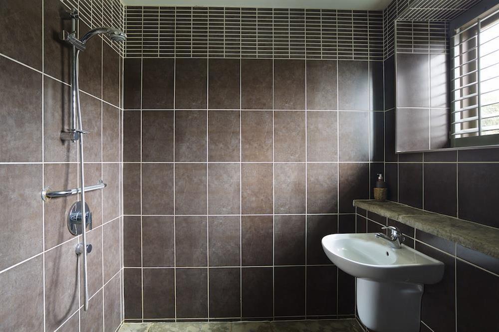 Fully tiled wet room at Broad Downs Barn in Malborough, Nr Salcombe