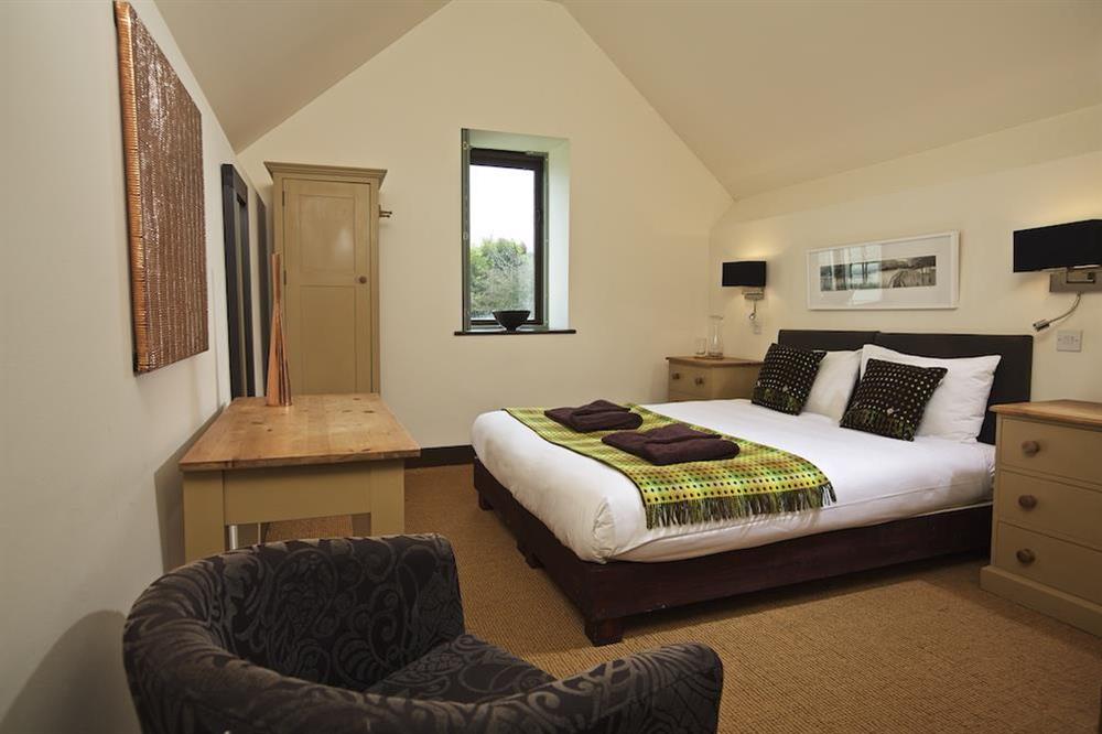 Second en suite double, also with King-size bed (photo 2) at Broad Downs Barn in Malborough, Nr Salcombe