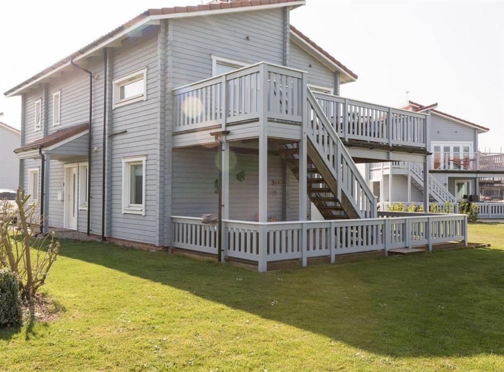 Outstanding holiday home at Broad Reach in Fritton, near Great Yarmouth, Norfolk