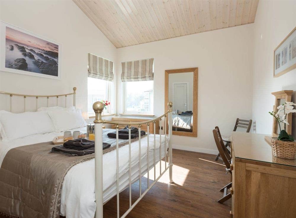 Peaceful double bedroom at Broad Reach in Fritton, near Great Yarmouth, Norfolk