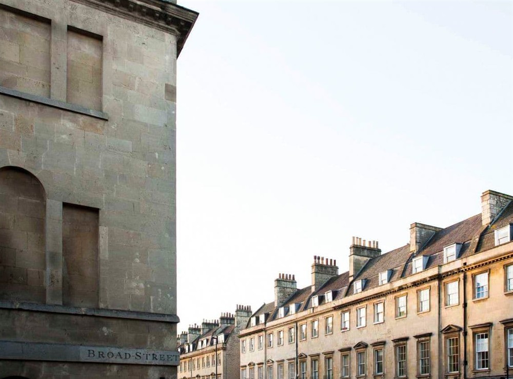 Setting at Broad Street in Bath, Avon