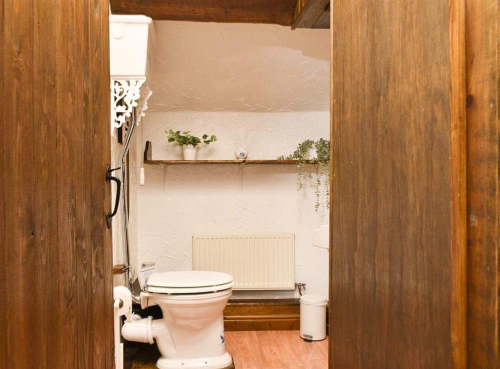Separate toilet at Broadcarr Barn in Kettleshulme, Derbyshire