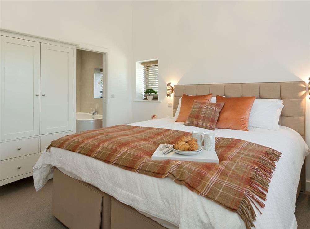 Comfortable en-suite double bedroom at The Hideaway, 