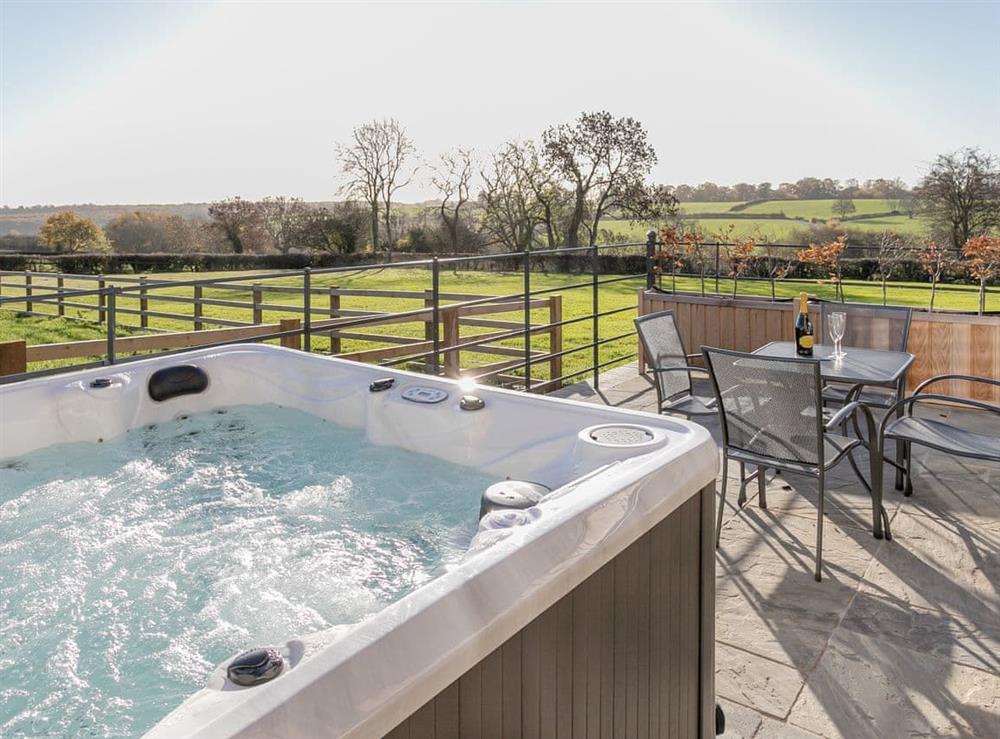 Luxurious hot tub at The Lookout, 